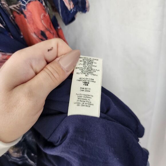 FREE PEOPLE Eyes On You Mini Dress 0 Babydoll Floral Navy Blue Pockets Flowy EUC - Picture 7 of 12